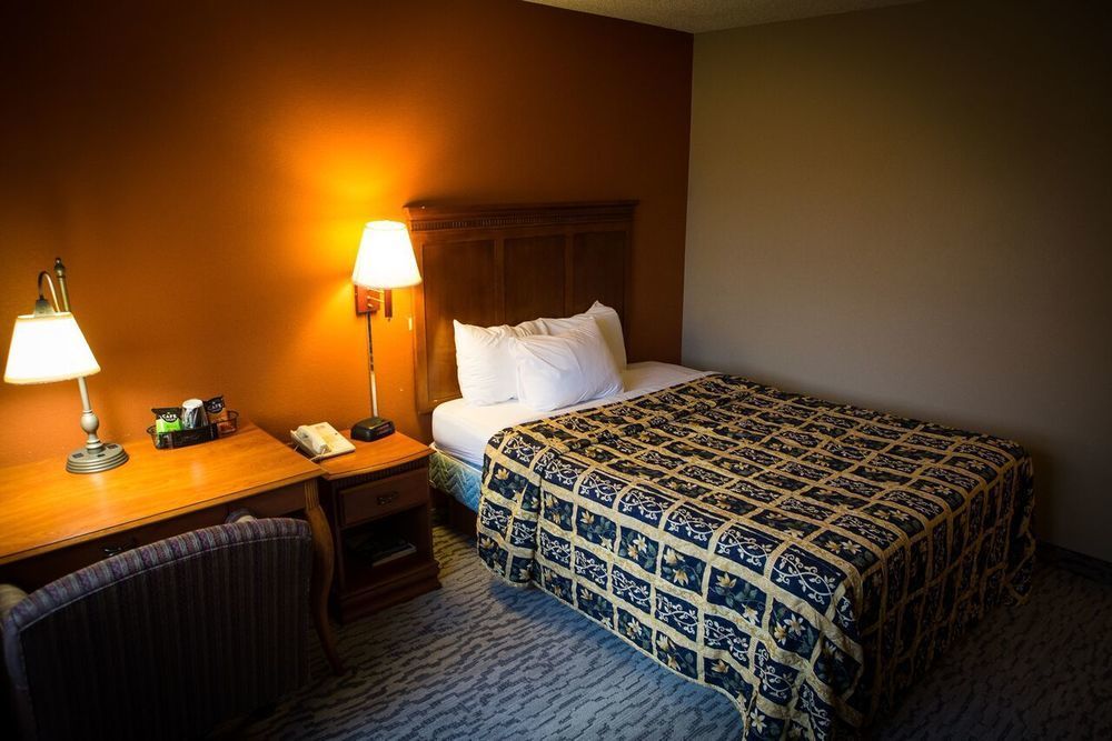 Regency Inn & Suites Anoka Luaran gambar